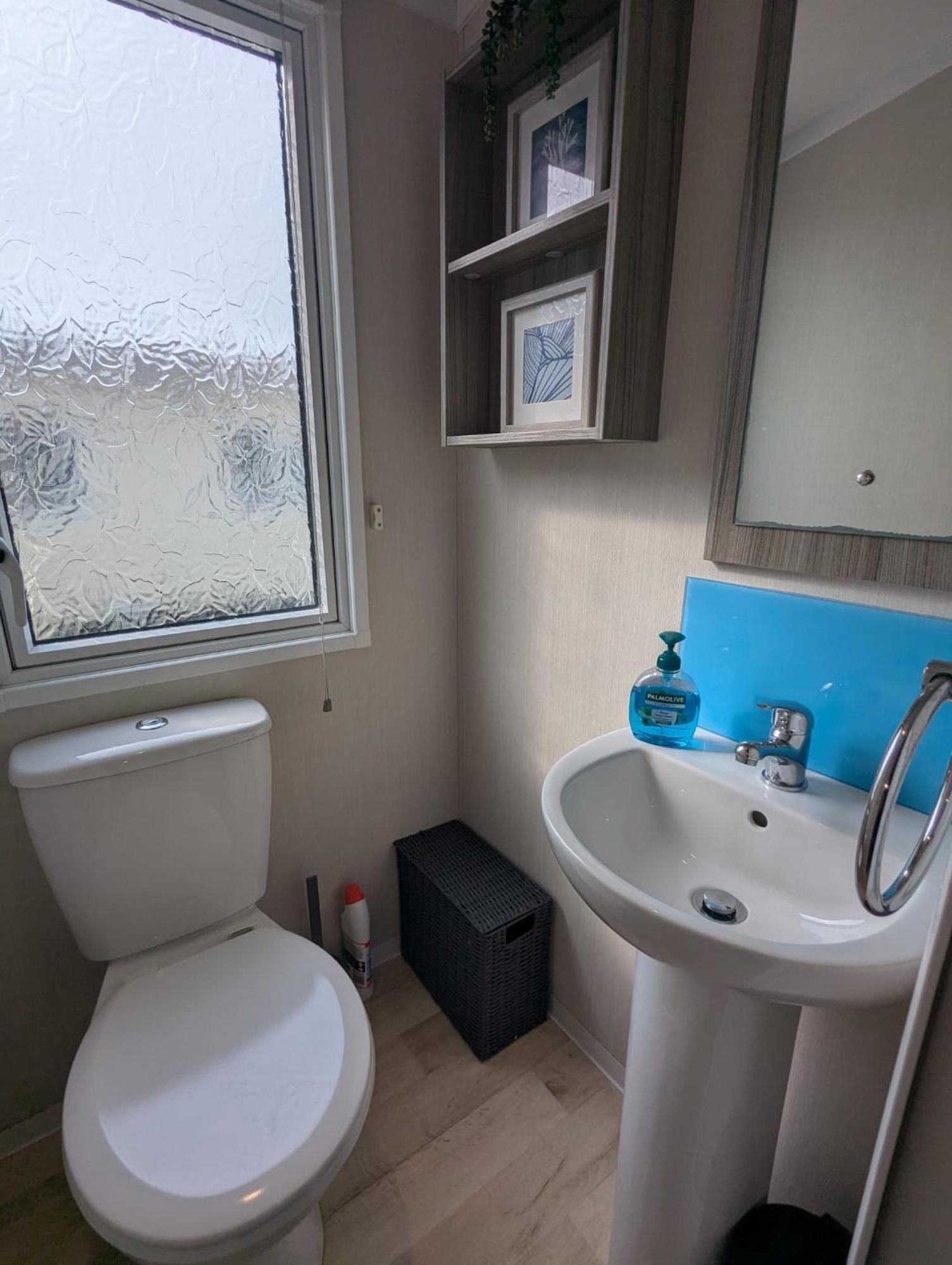 Beautifully Presented Dog Friendly Caravan On Very Popular Littlesea Holiday Haven Park Weymouth Wyke Regis Exterior foto