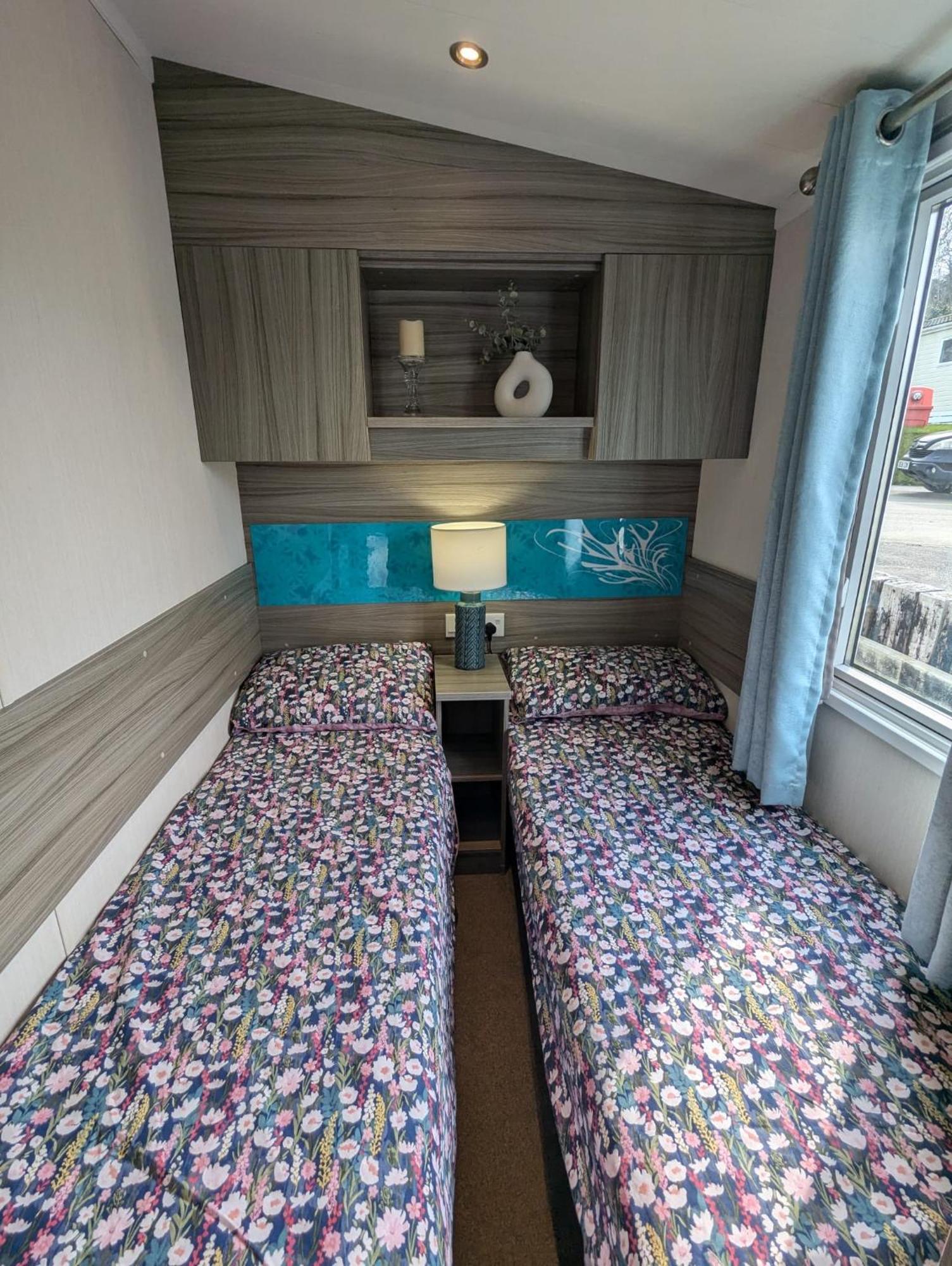 Beautifully Presented Dog Friendly Caravan On Very Popular Littlesea Holiday Haven Park Weymouth Wyke Regis Exterior foto