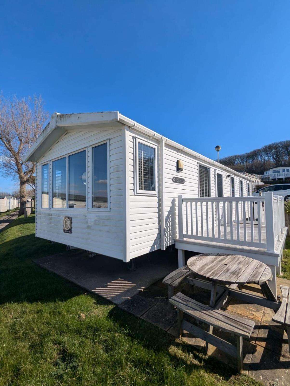 Beautifully Presented Dog Friendly Caravan On Very Popular Littlesea Holiday Haven Park Weymouth Wyke Regis Exterior foto